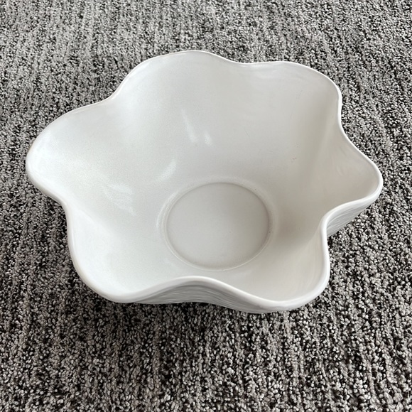Threshold Studio Mcgee Ceramic Wave Bowl 2023 - NWT - Picture 5 of 6